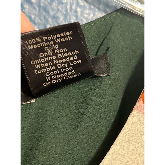 2 Piece Ann Taylor Factory & LOFT Sleeveless Floral Blouses Bundle - Picture 9 of 11